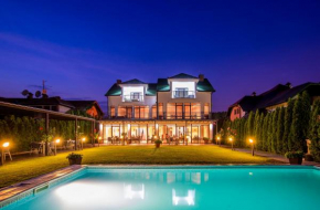 Panorama Aqualux - Riverside Luxury Villa